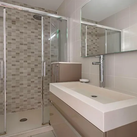 Appartement Pieds Dans L'eau Et Vue Mer A *